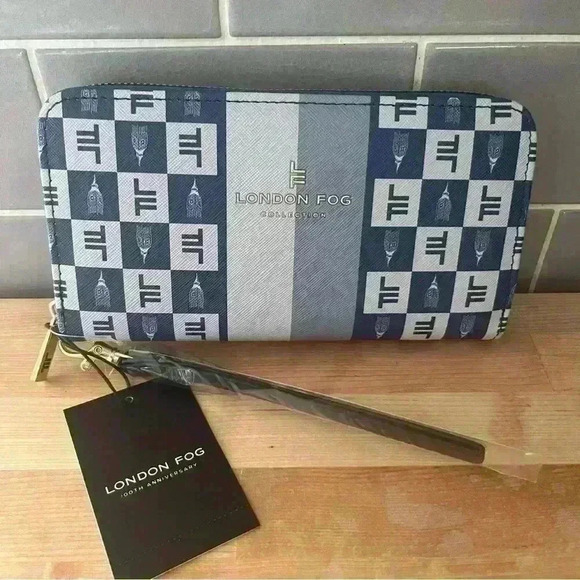 London Fog Adalia Signature Zip Around Wallet Navy Blue Wristlet NWT - Picture 1 of 5